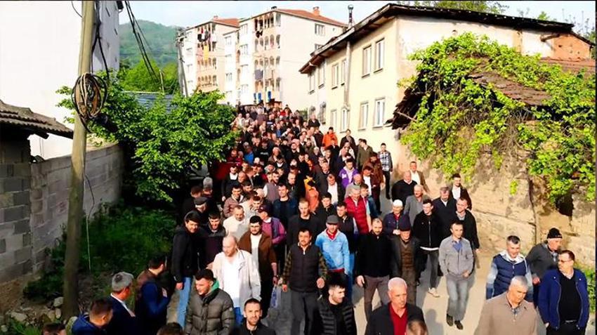 Bursa'da 65 yıllık miras! Tam 1 kilometrelik kuyruk, bu bayramda da görüntü değişmedi