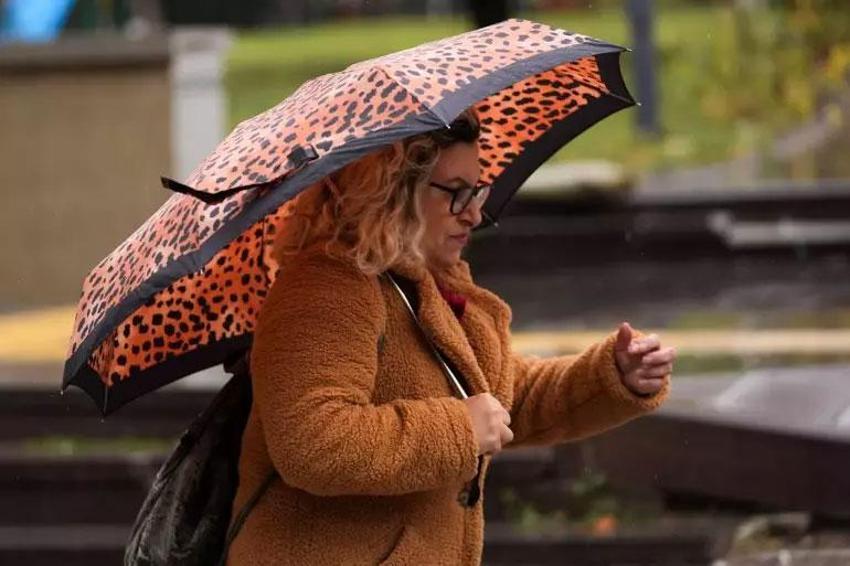 İstanbul'da bayram tatili için art arda yağış uyarısı!  Sıcaklıklar artacak, toz taşınımına dikkat!