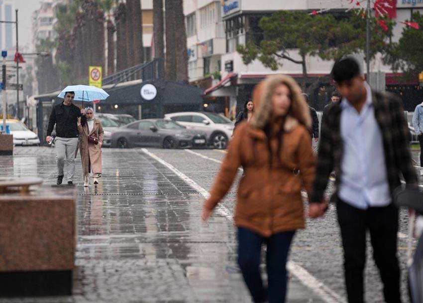 Kuvvetli sağanak yağışlar geliyor! Meteoroloji son raporla 32 ili uyardı