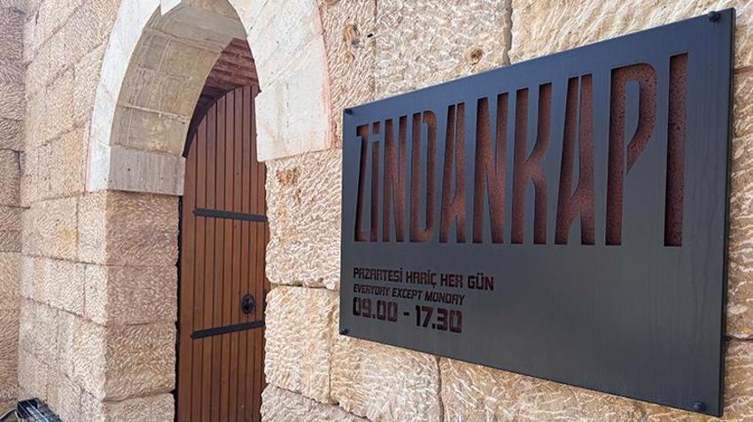 Bir zamanlar insanların önünden bile geçmeye korktuğu Zindankapı, artık görülmek için sıraya girilen bir mekan haline geldi.
