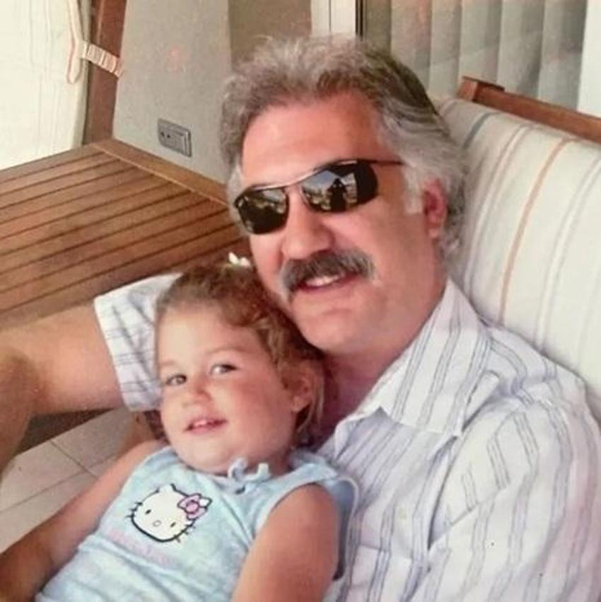 Zeyno büyüdü! Güzelliği ve yeteneğiyle kendine hayran bıraktı