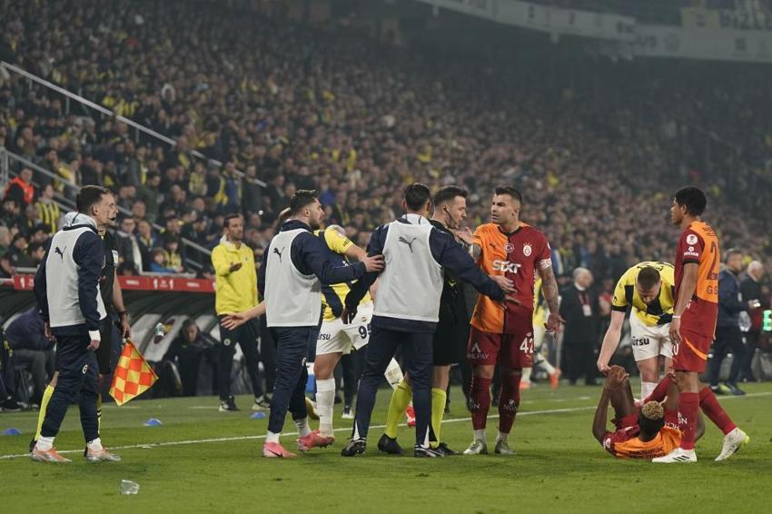 Galatasaray, Kadıköy'de Fenerbahçe'yi eledi!