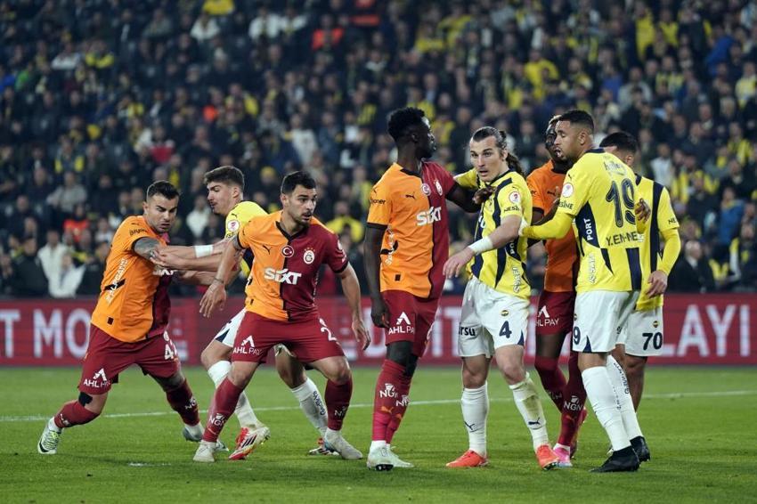 Galatasaray, Kadıköy'de Fenerbahçe'yi eledi!