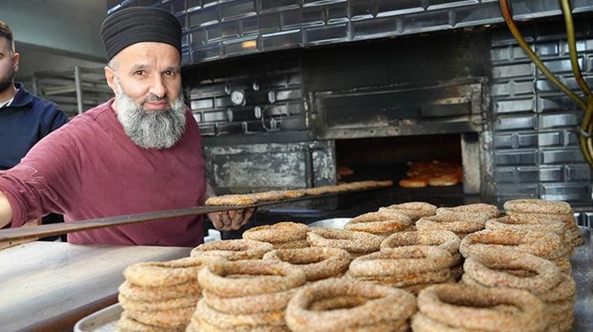 Amasya'nın unundan, Samsun'un suyundan sıcak kazan tekniğiyle yapılan Samsun simidi damaklarda tat bırakıyor