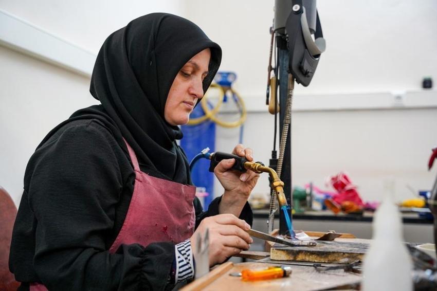 Yapımı bir hafta sürüyor! Üç asırlık bilezik artık gümüşten üretiliyor