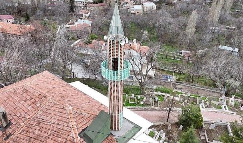 Gesi Bağları'nda ilginç mimari: Demirden minareler hayrete düşürüyor