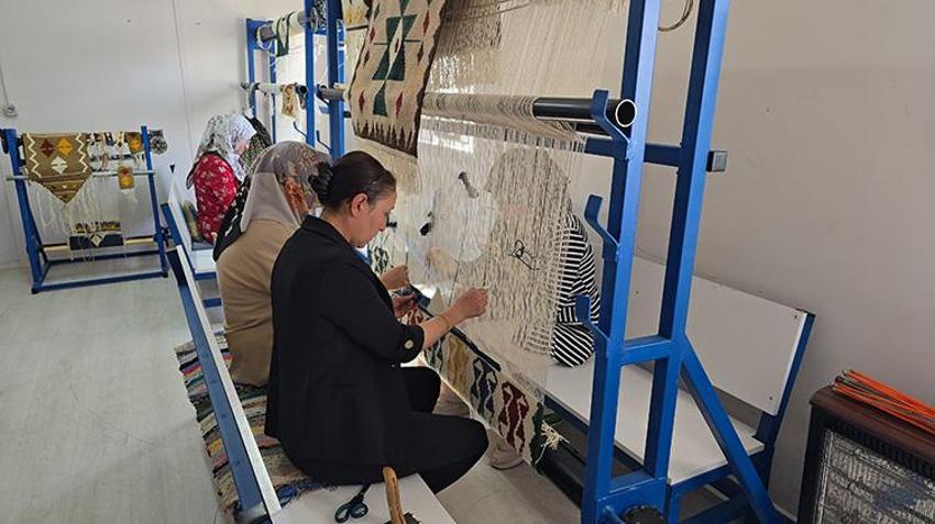 Deprem yaralarını kurdukları kooperatifle sarıyorlar: Hatalı kadınlardan dayanışma örneği! taleplere yetişemiyorlar