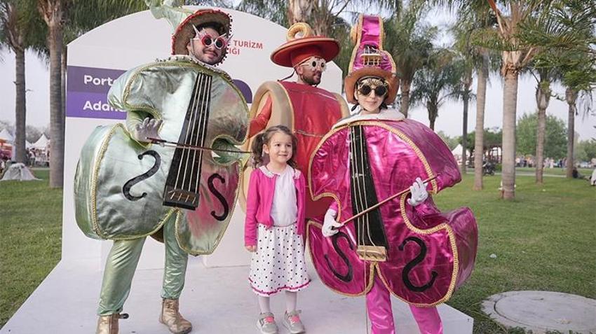 Türkiye'nin ilk ve tek karnavalı 13. kez kapılarını açtı! Dünyanın her yerinden akın ediyorlar: Festival coşkusu her yerde