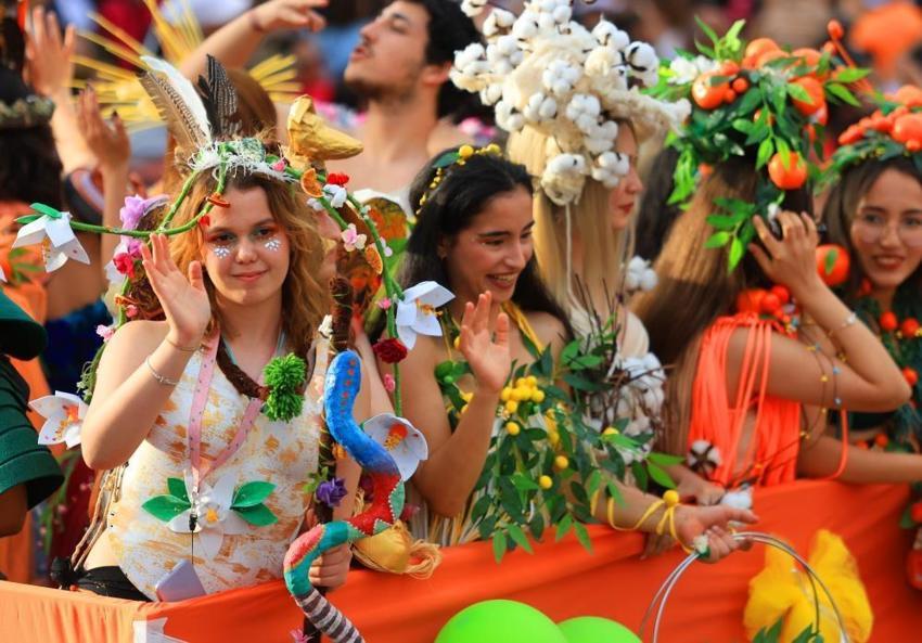 Türkiye'nin ilk ve tek karnavalı 13. kez kapılarını açtı! Dünyanın her yerinden akın ediyorlar: Festival coşkusu her yerde