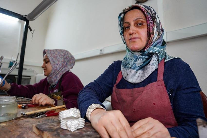 Üç asırlık Tokat bileziği bir haftada gümüşten üretiliyor