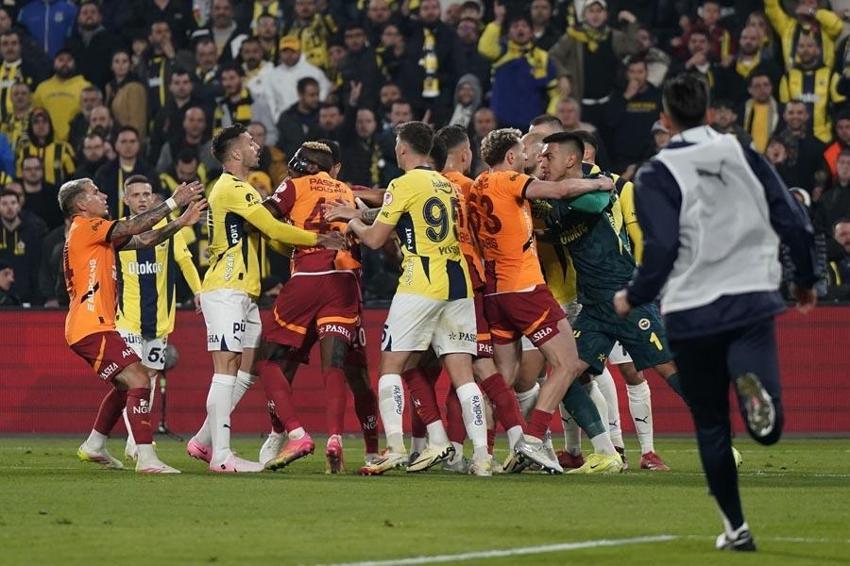 Fenerbahçe Galatasaray derbisinde skandal olaylar! PFDK sevkleri açıklandı: İşte Jose Mourinho'nun sevk maddesi