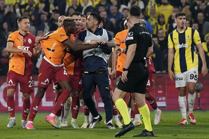 Fenerbahçe Galatasaray derbisinde skandal olaylar! PFDK sevkleri açıklandı: İşte Jose Mourinho'nun sevk maddesi
