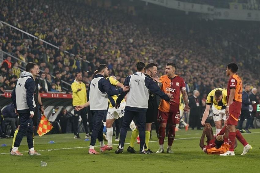 Fenerbahçe Galatasaray derbisinde skandal olaylar! PFDK sevkleri açıklandı: İşte Jose Mourinho'nun sevk maddesi
