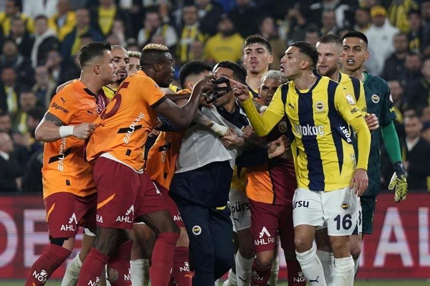 Fenerbahçe Galatasaray derbisinde skandal olaylar! PFDK sevkleri açıklandı: İşte Jose Mourinho'nun sevk maddesi