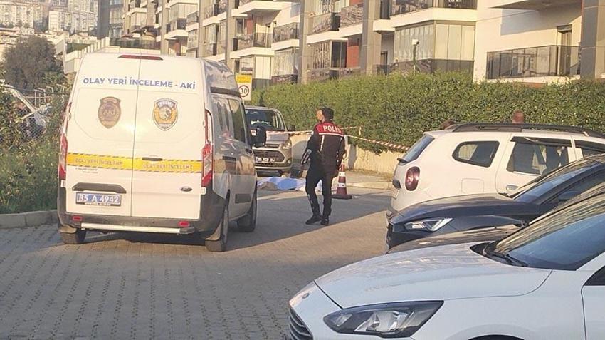 İzmir'de dehşete düşüren olay! Sokakta önlerini kestiği eski nişanlısı ile annesini, sonra da kendini vurdu