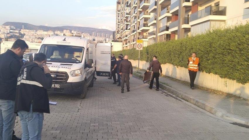 İzmir'de dehşete düşüren olay! Sokakta önlerini kestiği eski nişanlısı ile annesini, sonra da kendini vurdu