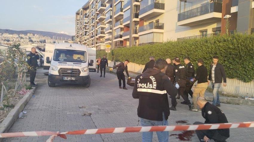 İzmir'de dehşete düşüren olay! Sokakta önlerini kestiği eski nişanlısı ile annesini, sonra da kendini vurdu