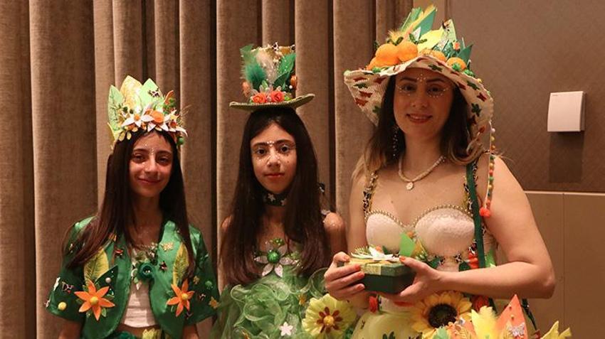 Adana Portakal Çiçeği Karnavalı'nda renkli başlangıç: Sokaklar renk cümbüşüne döndü, dünya çocukları sahnede