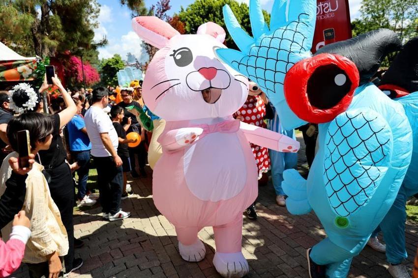 Dünya çocukları Adana'da buluştu: Portakal Çiçeği Karnavalı ziyaretçilerini bekliyor