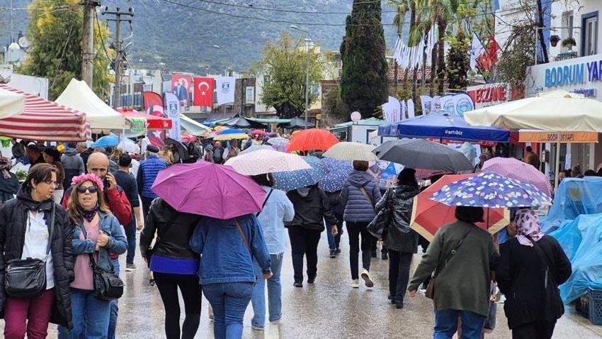 Bodrum Acı Ot Festivali yağmura rağmen yoğun ilgi görüyor