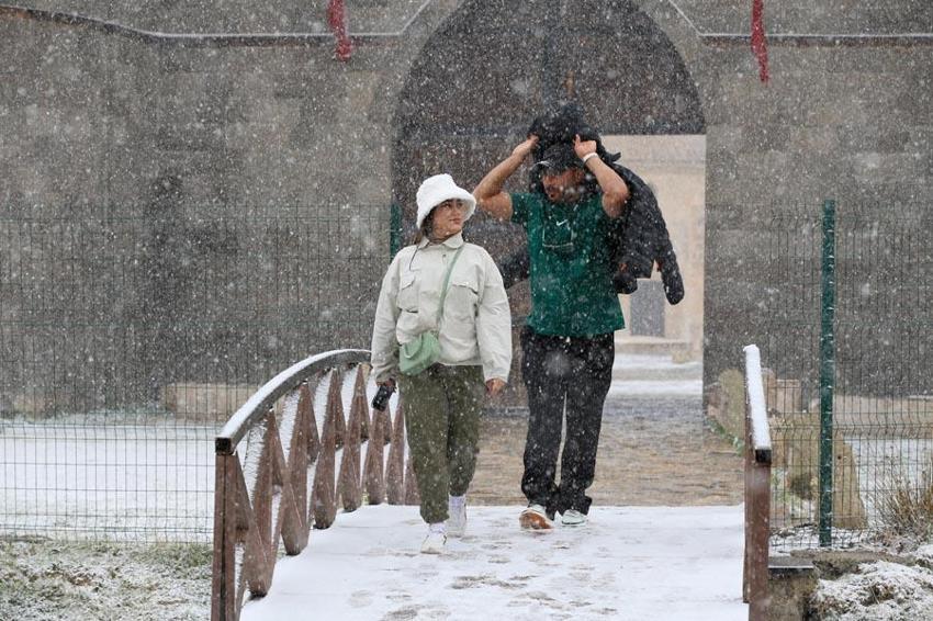 Meteoroloji'den İstanbul için sarı kodlu uyarı: Kuvvetli rüzgar etkili olacak, çatı uçmasına dikkat!
