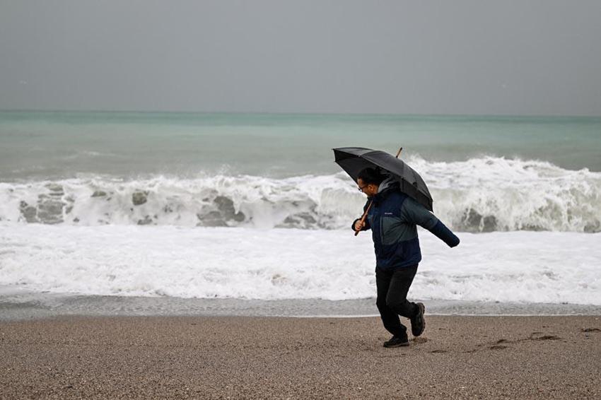 Kar yağışları ve sağanaklar geliyor! Meteoroloji ve Prof. Dr. Şen uyardı: Yeni soğuk hava dalgası kapıda