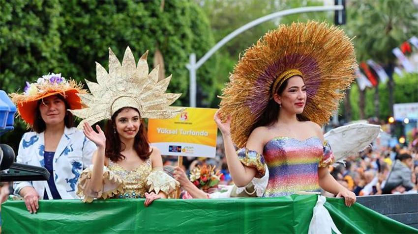 Türkiye'de ilk ve tek! Portakal Çiçeği Festivali'nde renkli görüntüler oluştu