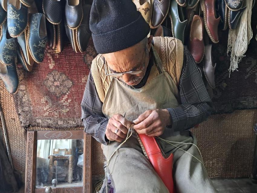 Babadan oğula büyük servet bırakıldı! 100 yıldan beri Kilis çarşısında 4 metrekarelik dükkanda korunan tarihi meslek