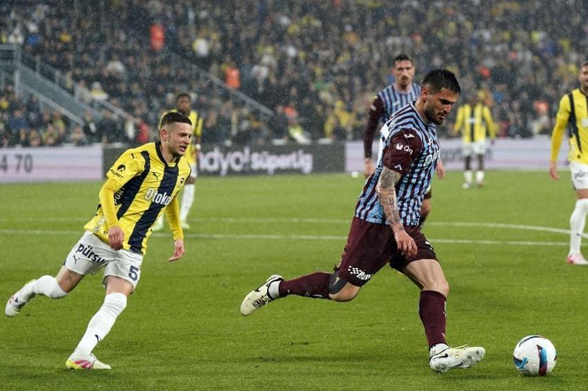 Fenerbahçe-Trabzon maçına damga vurdu: VAR ciddi hata yaptı, kırmızı kart ve penaltı verilmeli