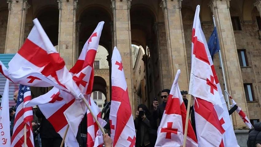 Dünyanın en vatansever ülkeleri sıralaması belli oldu! Türkiye'nin sırası dikkat çekiyor