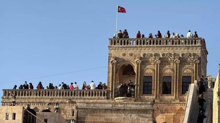 Mardin'de 'Uzak Şehir' bereketi! Albora Köyü'nün girişi kilitlendi