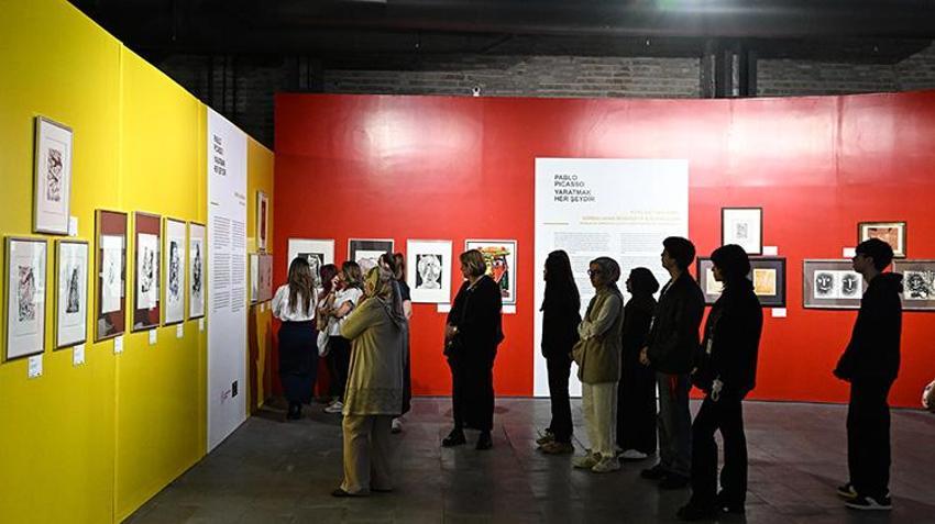 Pablo Picasso Adana Portakal Çiçeği Karnavalı'nda! Sanat severler akın ediyor