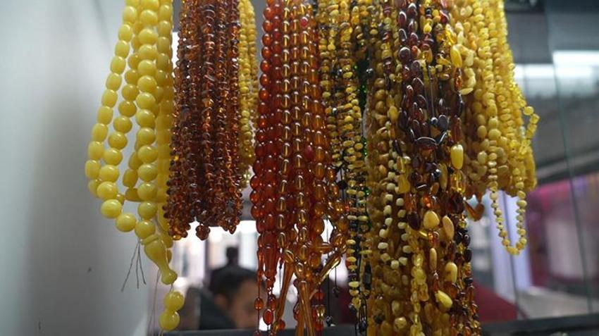Hobi olarak başladı siparişlere yetişemiyor! Brezilya'dan getirdiği meyveyi Erzincan'da tespih yapıyor
