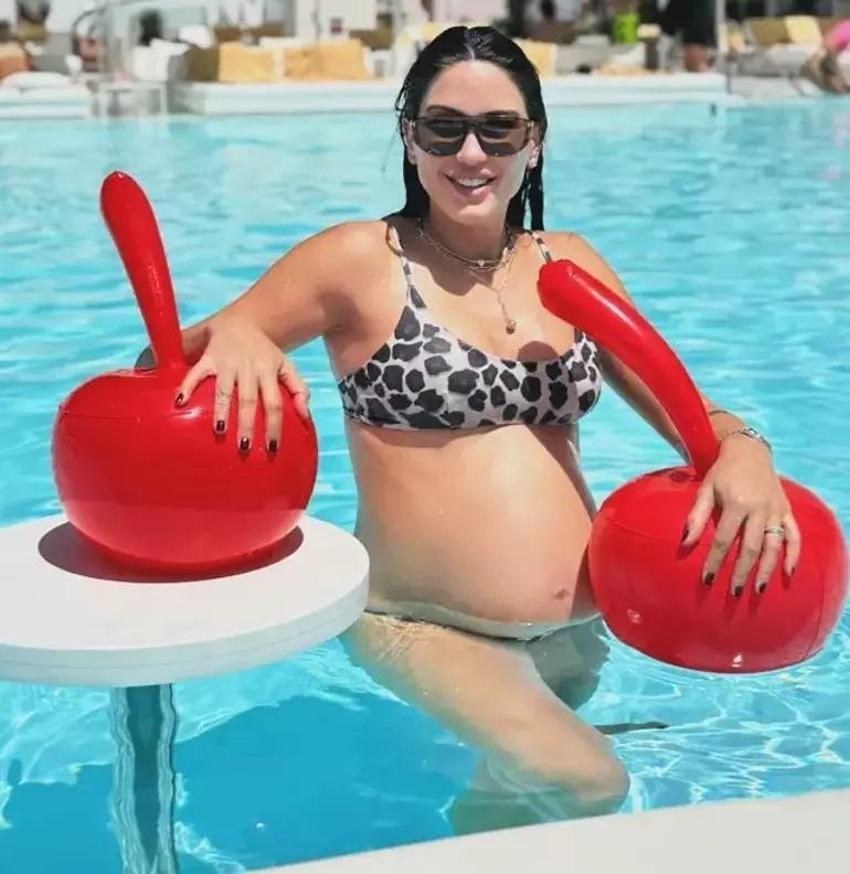 Surviror Sahra'nın hamilelik pozları çok konuşulacak!