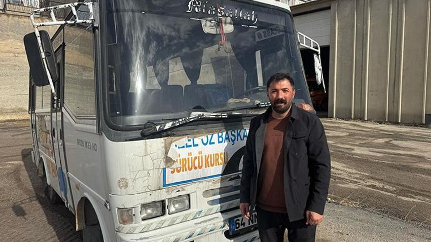 Van'da ilginç takas! Emektar midibüsünü iPhone 15 Pro ile takas etti