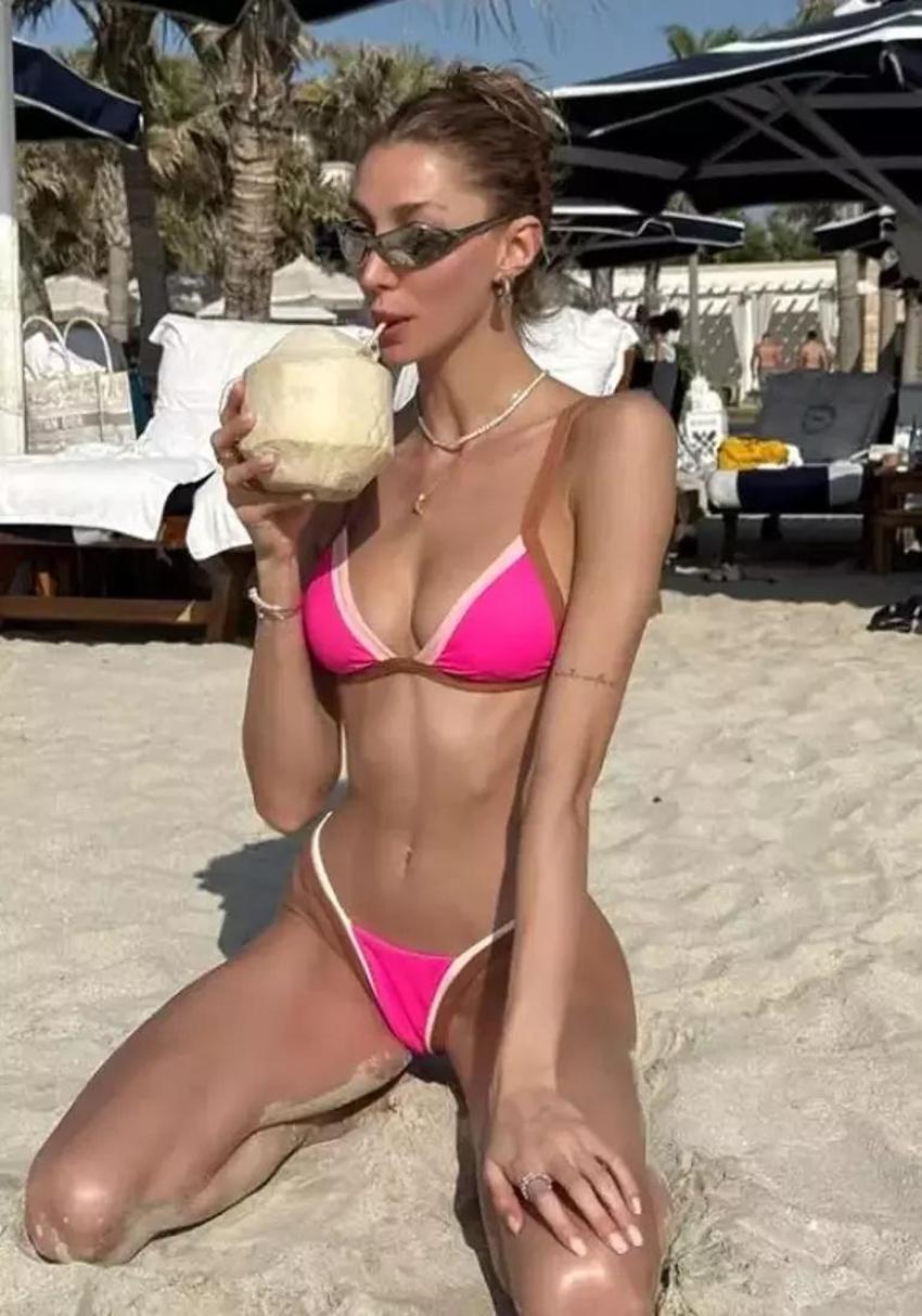 Şevval Şahin Dubai'den paylaştı! Bikinili pozlarına yorum yağdı