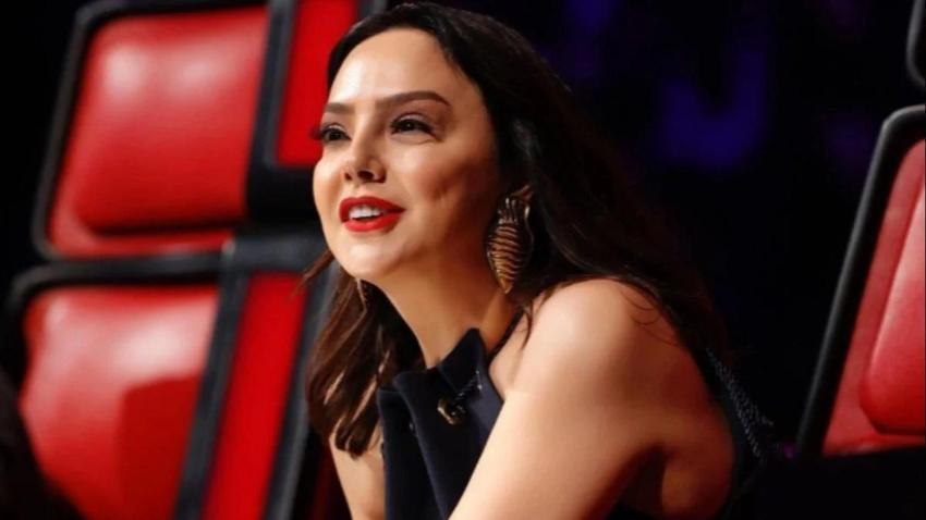 Ebru Gündeş'in kızı, yıllar sonra konserde ortaya çıktı!