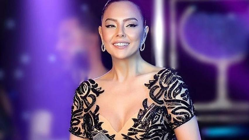 Ebru Gündeş'in kızı, yıllar sonra konserde ortaya çıktı!