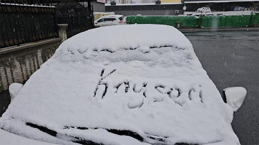 Kar geri döndü, lapa lapa yağış başladı! Adana dahil onlarca kent beyaza büründü, 3 gün daha devam edecek