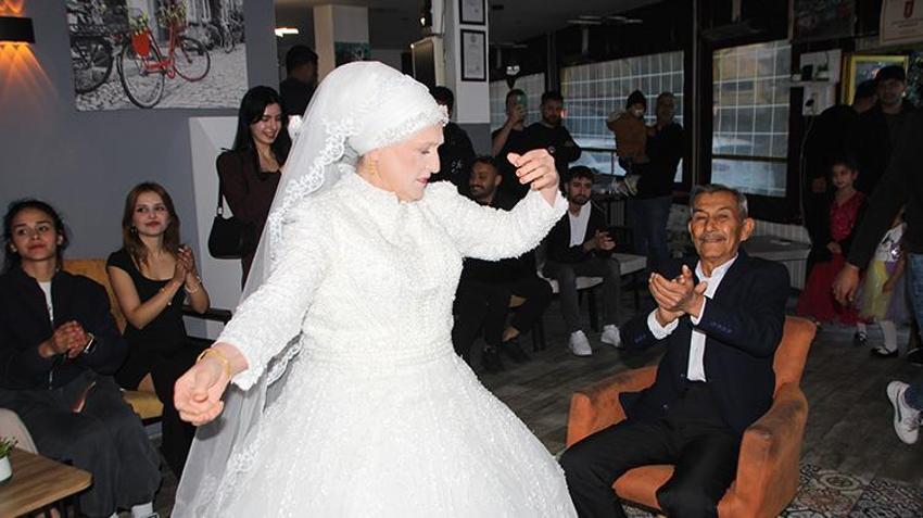 Geç oldu ama güzel oldu! Antalya'da kaçarak evlenen çift 45 yıl sonra düğün yaptı