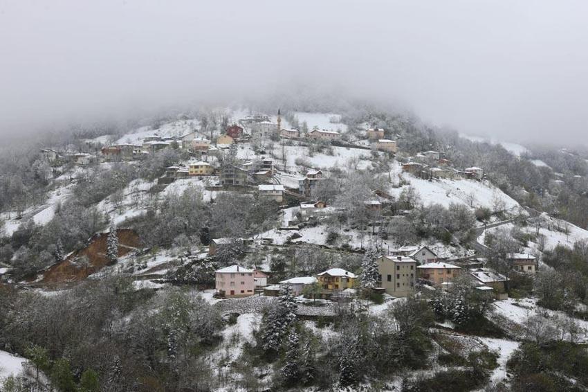 Lapa lapa kar yağışı, gök gürültülü sağanak ve don uyarısı! Meteoroloji illeri ve bölgeleri tek tek açıkladı