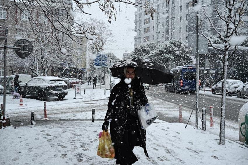 Lapa lapa kar yağışı, gök gürültülü sağanak ve don uyarısı! Meteoroloji illeri ve bölgeleri tek tek açıkladı
