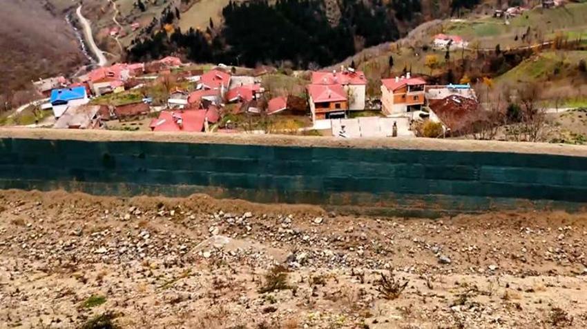 Trabzon'da heyelan ve kaya düşmesine karşı Gabion duvar teknolojisi! 80 konutun olduğu bölge koruma altına alındı