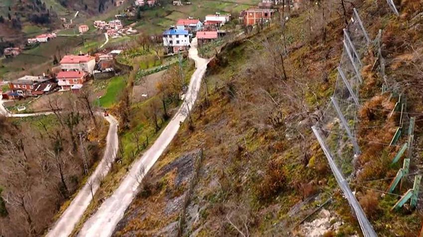 Trabzon'da heyelan ve kaya düşmesine karşı Gabion duvar teknolojisi! 80 konutun olduğu bölge koruma altına alındı