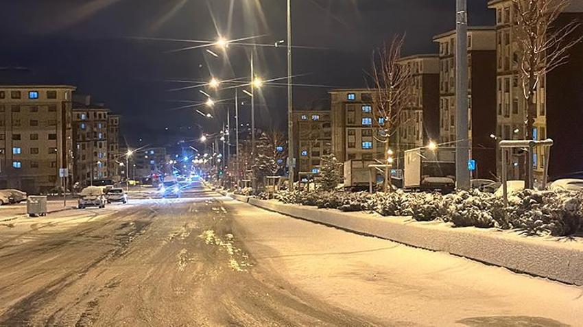 Nisan ayında Anadolu beyaza büründü! İşte tek tek kar yağışının etkili olduğu şehirler