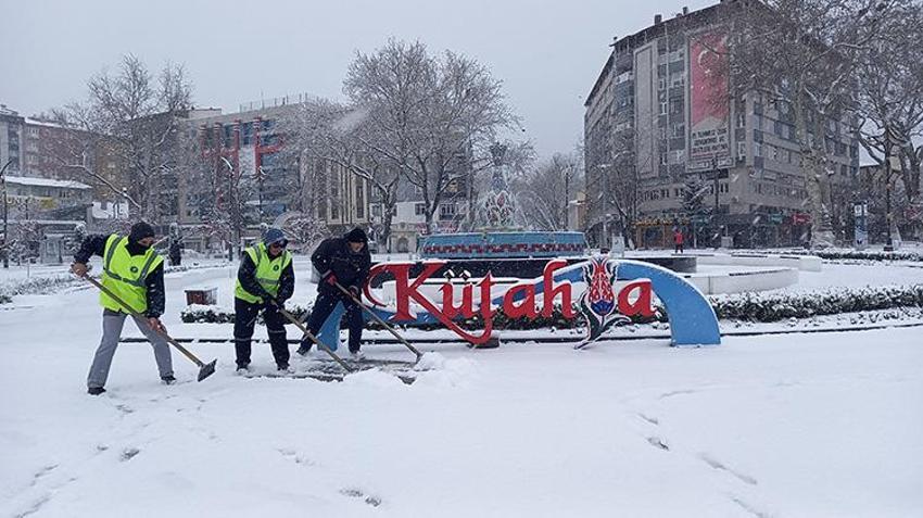 Nisan ayında Anadolu beyaza büründü! İşte tek tek kar yağışının etkili olduğu şehirler