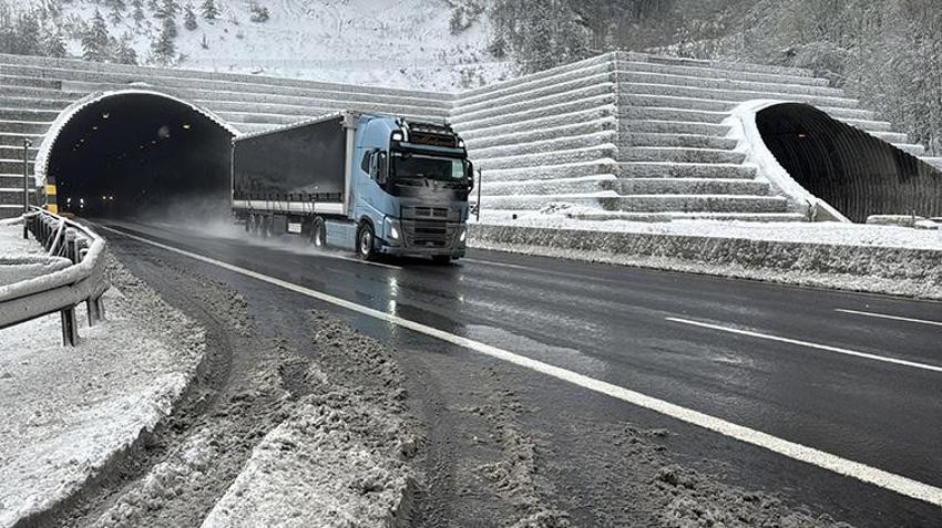 Nisan ayında Anadolu beyaza büründü! İşte tek tek kar yağışının etkili olduğu şehirler