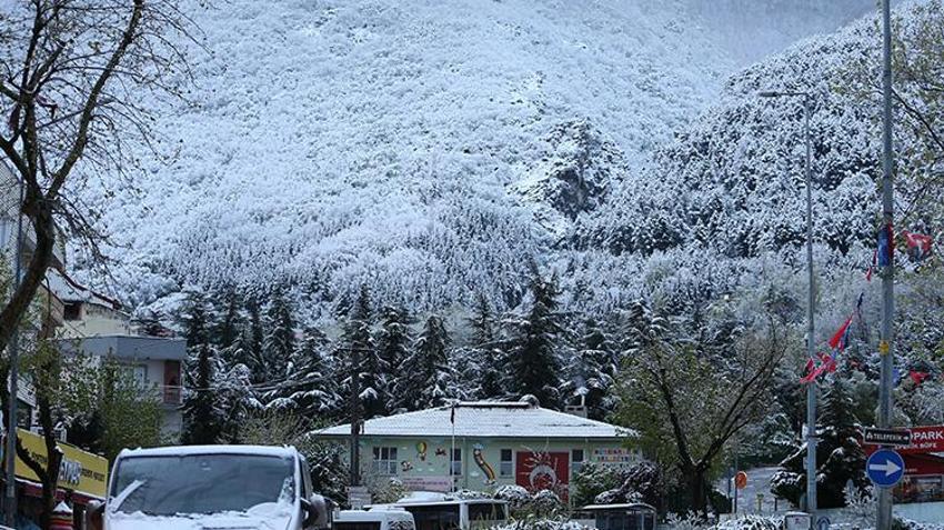Nisan ayında Anadolu beyaza büründü! İşte tek tek kar yağışının etkili olduğu şehirler