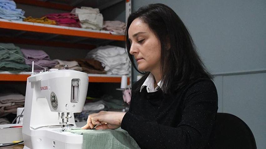 Bir dikiş iğnesiyle işe başladı, ev hanımıyken patron oldu! Evini atölyeye çevirdi: Yurt dışından talep yağıyor