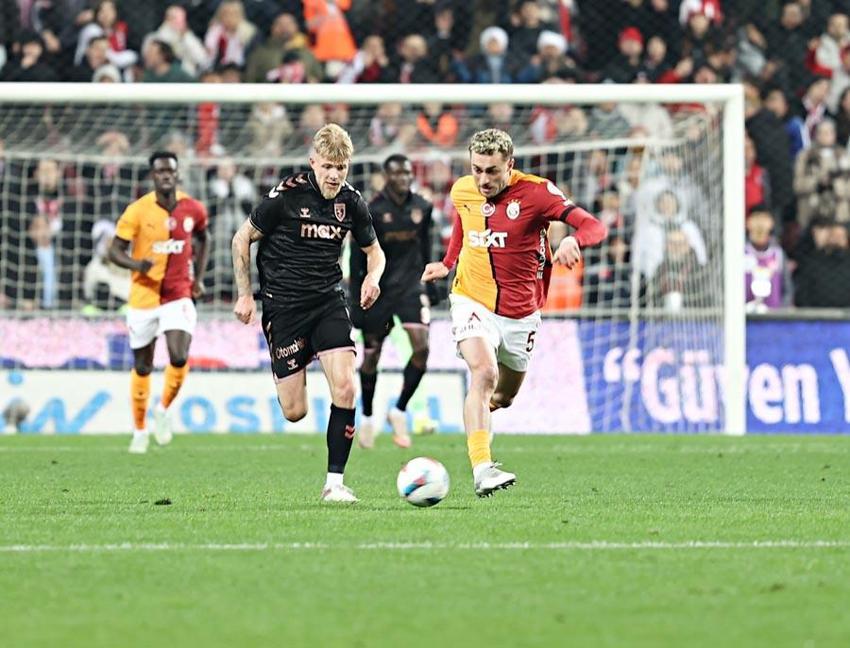 Samsunspor Galatasaray maçında tartışma yaratan ofsayt ve penaltı kararı!